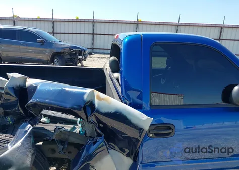 2004 Chevrolet Silverado 1500 из США, поврежденный, VIN 1GCEC14X14Z168256